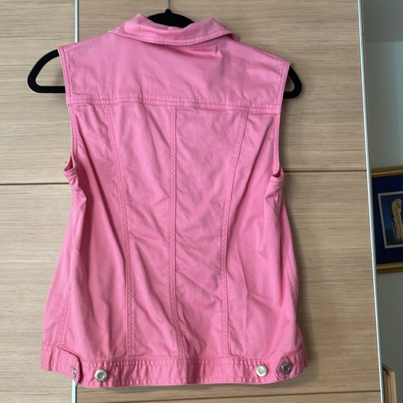 Pink Zippered vest - Picture 3 of 6